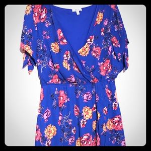 Floral mini dress! 🌷💐🌷